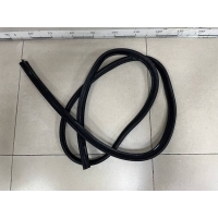 Уплотнитель багажника Suzuki Liana 2001-2007 8468155G00
