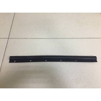 Уплотнитель капота Skoda Octavia A7 2013> 5E0823708