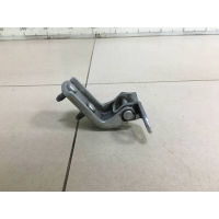 Петля двери задней правой нижняя Toyota Rav 4 A20 2000-2005 6877012100