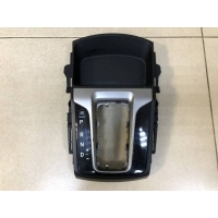 Накладка консоли КПП Hyundai i30 GD 2012> 84650A5051RDR