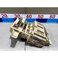 Блок предохранителей M10 1995—2001 1997 8273044010