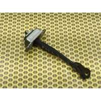 Ограничитель двери Nissan Juke F15 2014 824301KA0A