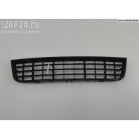 Решетка (заглушка) в бампер Перед. Audi A6 C5 (1997-2005) 2002 4B0807683