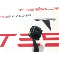 Разъем (фишка) проводки Tesla Model S 2016 1037123-00-B,1046132-00-B