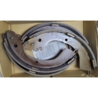Комплект 4 штук челюстей колодок mitsubishi mn102639