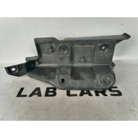 Кронштейн бампера Audi a6 c6 2005 4F5807892