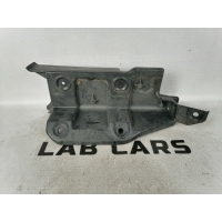 Кронштейн бампера Audi a6 c6 2005 4F5807891