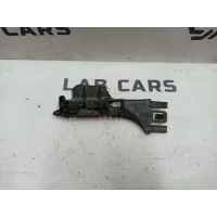 Кронштейн бампера Audi 8T0807889