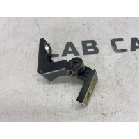 Петля двери Audi a6 c6 2006 8F0833401B