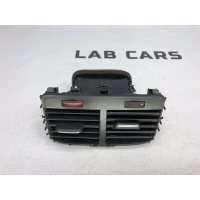 Дефлектор воздушный Audi A4 B8 8K0819203D