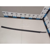 Накладка стекла заднего правого Toyota Tundra (2007 - 2013) 681630C020