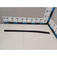 Накладка стекла заднего правого Toyota Tundra (2007 - 2013) 681730C040