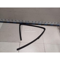 Уплотнитель стекла двери Toyota Tundra (2007 - 2013) 681520C040