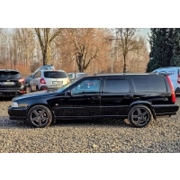 V70r 2 , 3t 250km r5 awd manual