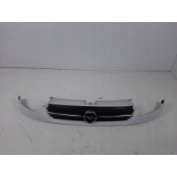 Opel vivaro 1.9cdti 2005 год решетка радиатора l474 8200044873 91166765
