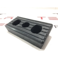 Опора под домкрат (поддомкратная подушка) Tesla Model S 2016 1009124-00-C
