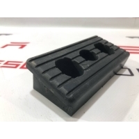 Опора под домкрат (поддомкратная подушка) Tesla Model S 2016 1009124-00-C