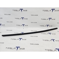 Молдинг двери передней правой Tesla Model 3 2022 1080684-00,1080684-01