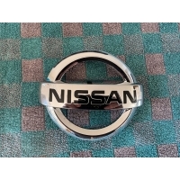 Nissan leaf ii значек эмблема в решетка atrape