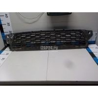 Решетка в бампер центральная Renault Duster 2012 622540347R