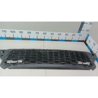 Решетка в бампер центральная Renault Duster 2012 622540347R