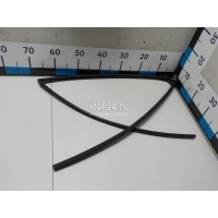 Уплотнитель стекла двери Toyota RAV 4 (2013 - 2019) 6814242050