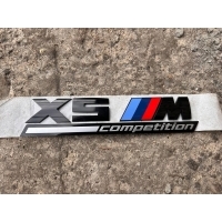 эмблема BMW X5 M 2021