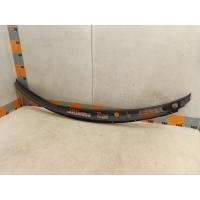 Планка под лобовое стекло Mitsubishi Space Wagon 3 1999 MR275610