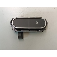 Кнопка обогрева сидений Mercedes CLA C118 A1779056800