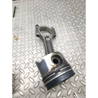 Поршень Volvo V40 2002 11001