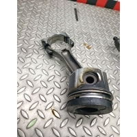 Поршень Volvo V40 2002 03702