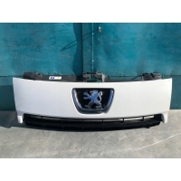 Peugeot oe 1497644077 решетка радиатора бампера