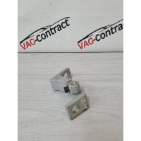 Петля двери Volkswagen Jetta 6 2012 8K0831401D