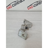 Петля двери Volkswagen Jetta 6 2012 8K0831402D