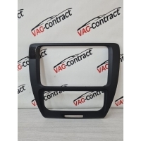 Рамка магнитолы Volkswagen Jetta 6 2012 5C6858069A
