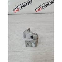 Петля двери верхняя Volkswagen Jetta 6 2012 8K0831401A