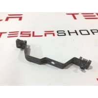 Кронштейн Tesla Model 3 2022 1104541-00-B
