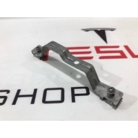Кронштейн Tesla Model 3 2022 1104540-00-B