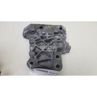 Кронштейн двигателя правый Land Rover Discovery Sport 2014 LR072044