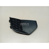 Решетка в бампер правая Land Rover Discovery Sport 2014 LR061231