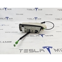 замок двери передней правой Tesla Model 3 2022 1500673-00