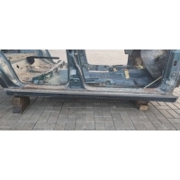 Порог правый Audi 80 B4 1993