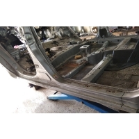 Порог правый toyota Corolla (E150) 2006-2013