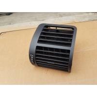Решётка вентилятора консоль правый / audi a2 / 8z0820902c / чёрный соул