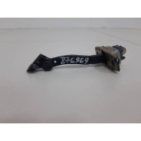 Ограничитель двери Toyota Toyota Camry (XV30) 2001-2006 6861033050