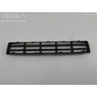 Решетка (заглушка) в бампер Перед. Volkswagen Golf-4 2000 1J0853677D