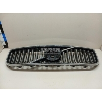 Решетка радиатора Volvo XC40 2017 31479417