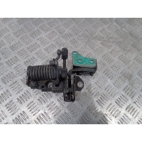 петля крышки багажника левая Mercedes-Benz C W205 2017 A2057580104
