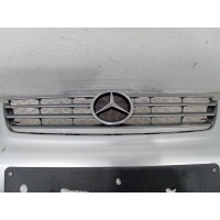 решетка радиатора Mercedes-Benz C W203 [рестайлинг] 2007 A2038801083