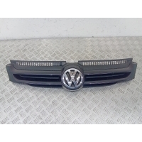 решетка радиатора Volkswagen Golf Plus 1 поколение 2007 5M0853653